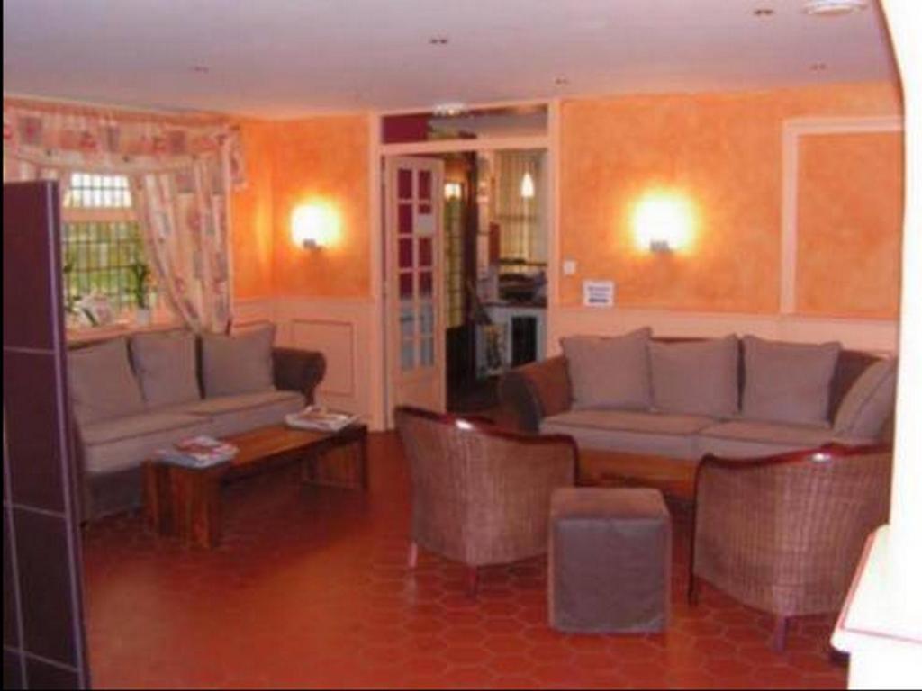 Hôtel Au P'Tit Quinquin à Céaux Extérieur photo