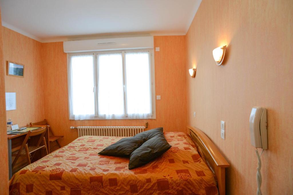 Hôtel Au P'Tit Quinquin à Céaux Extérieur photo