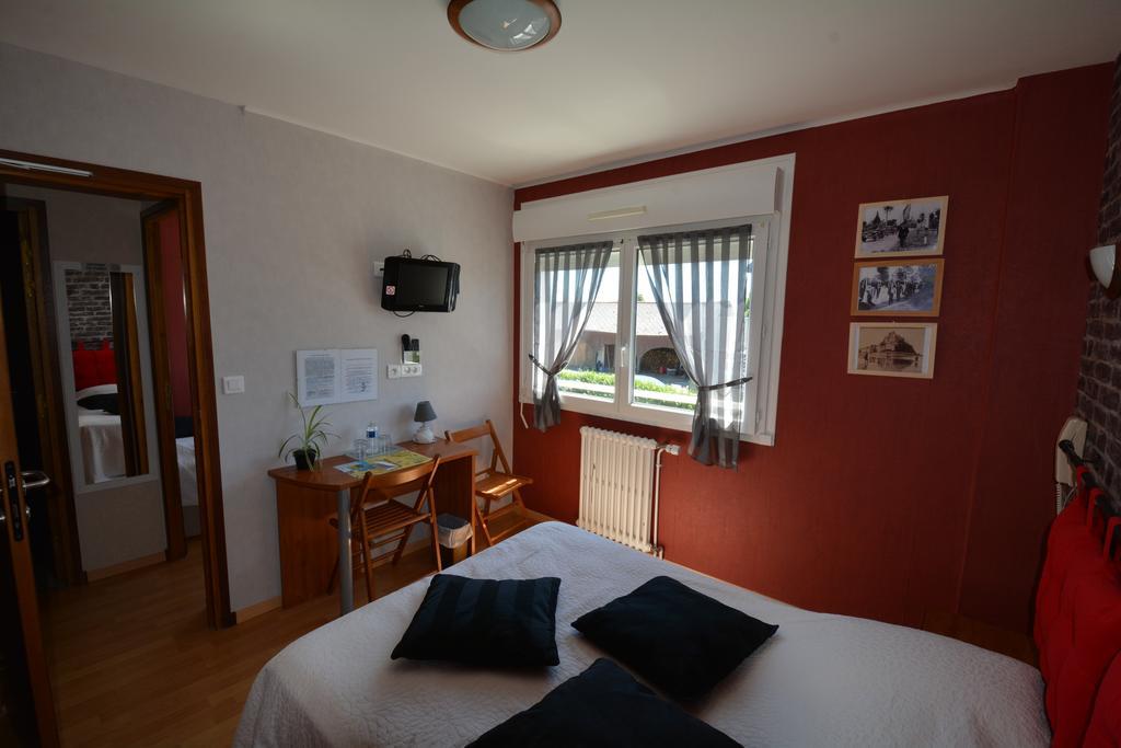 Hôtel Au P'Tit Quinquin à Céaux Extérieur photo