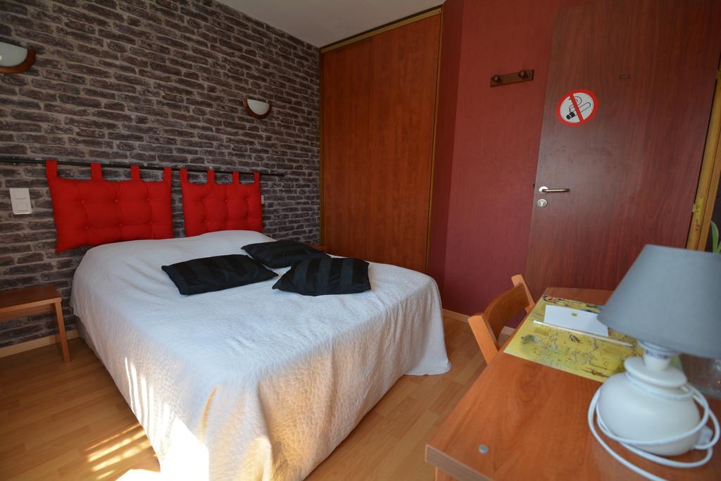 Hôtel Au P'Tit Quinquin à Céaux Extérieur photo